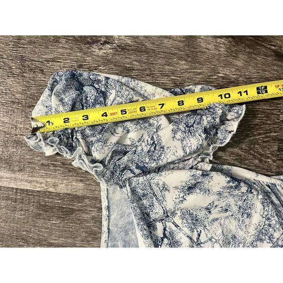 Women’s Smocked Ruched Blue White Toile Puff Sleeve Sweetheart Top Size Small - Picture 6 of 6